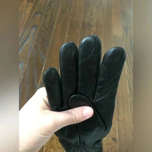Michael Kors Women’s S Black Genuine Leather Gloves w/Silver Metal Logo - NWOT! - Picture 8 of 8